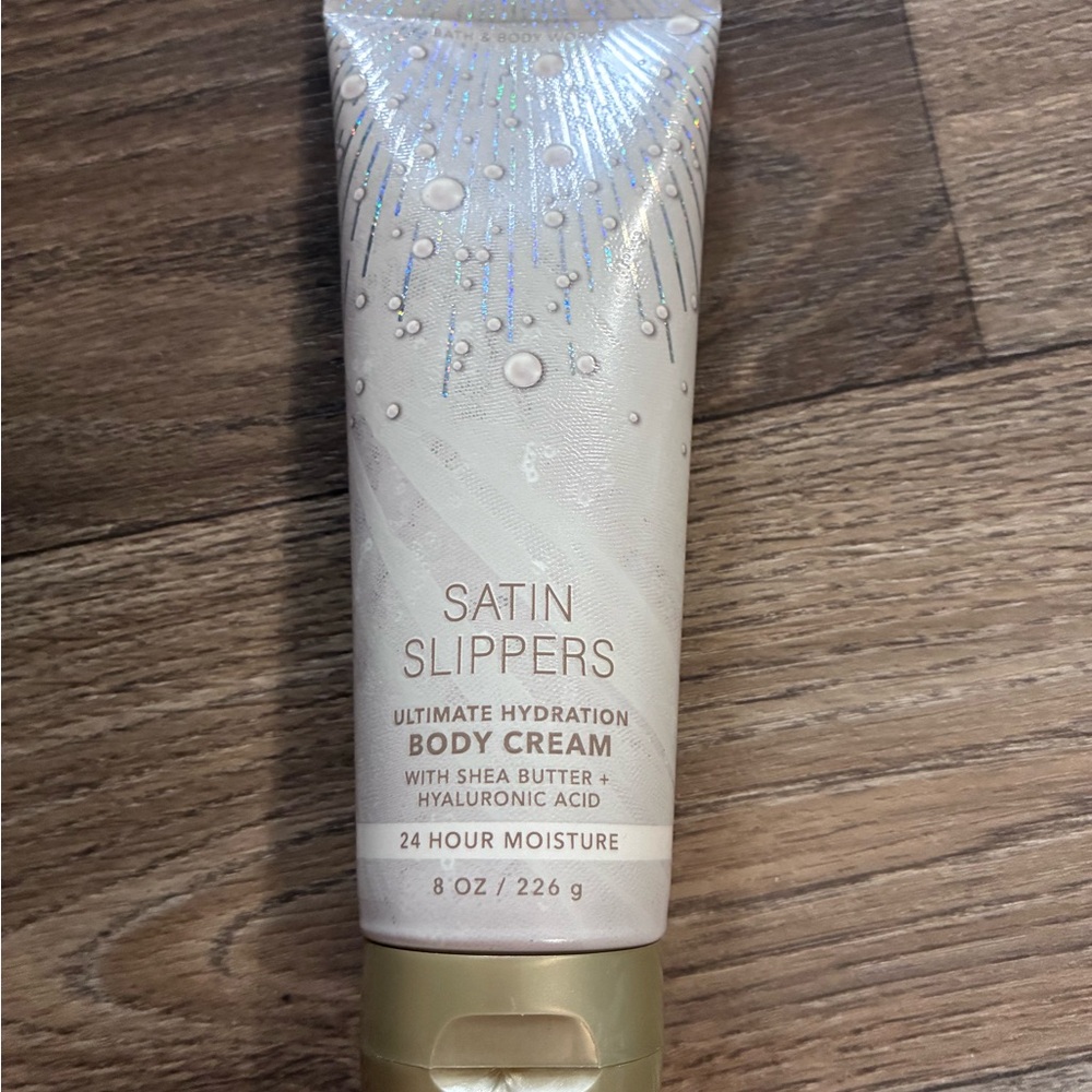 Satin Slippers Ultimate Hydration Body Cream - Pearlescent Champagne